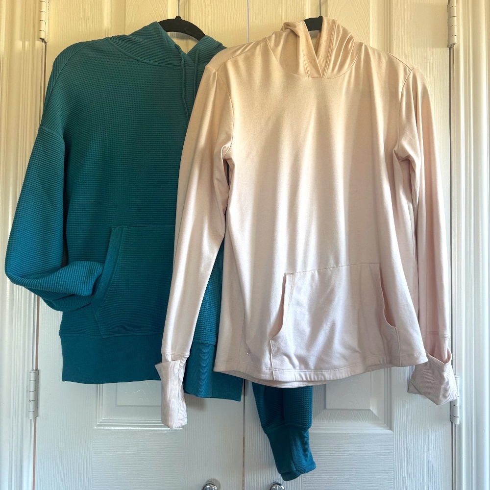 Lot of 2 long sleeve Athleta size small tops